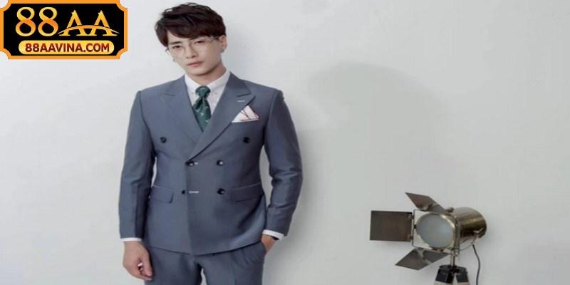 Tuấn Duy sinh năm 1990, quê quán tại thành phố Nha Trang